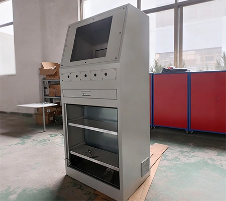 Gabinete para consola de operador independiente, con techo inclinado